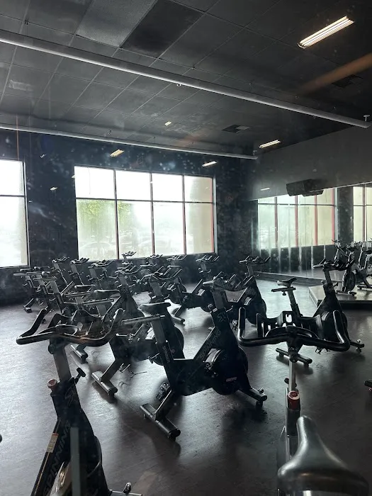 24 Hour Fitness Picture 5