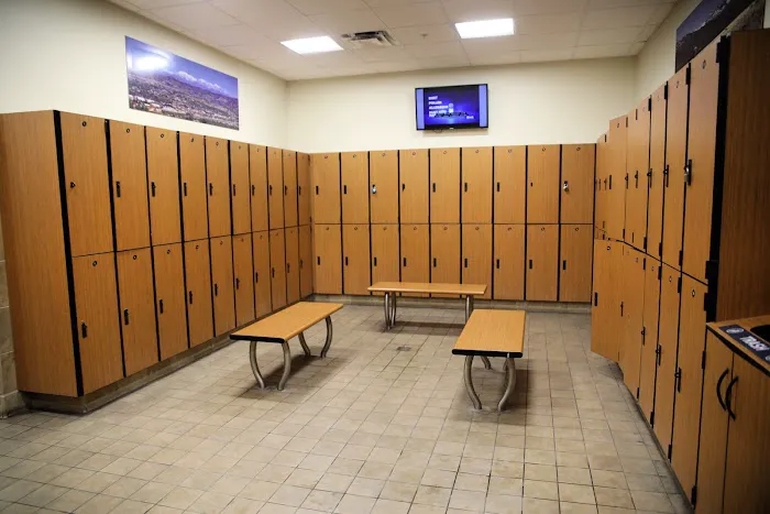 24 Hour Fitness Picture 7