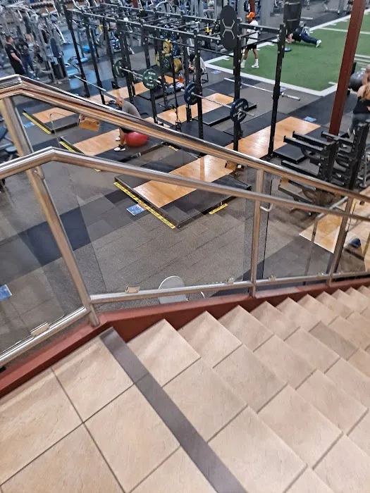 24 Hour Fitness Picture 8