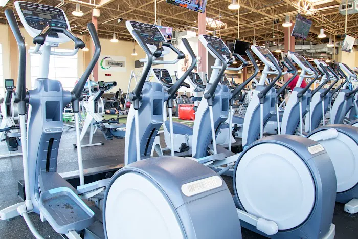 24 Hour Fitness Picture 7