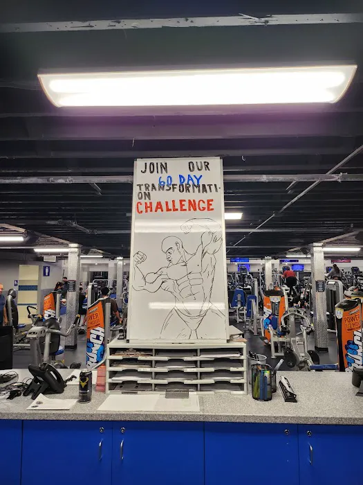 Crunch Fitness - Van Nuys Picture 1