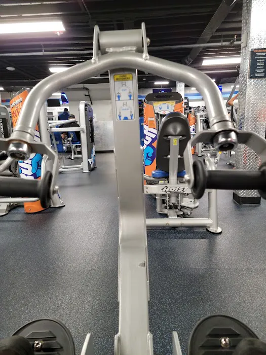 Crunch Fitness - Van Nuys Picture 3