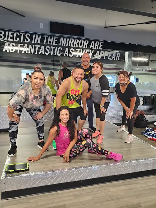 Crunch Fitness - Van Nuys Picture 4