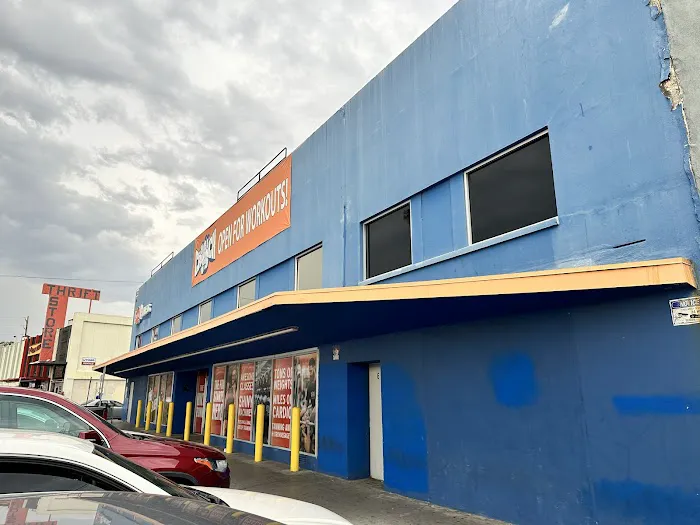 Crunch Fitness - Van Nuys Picture 7