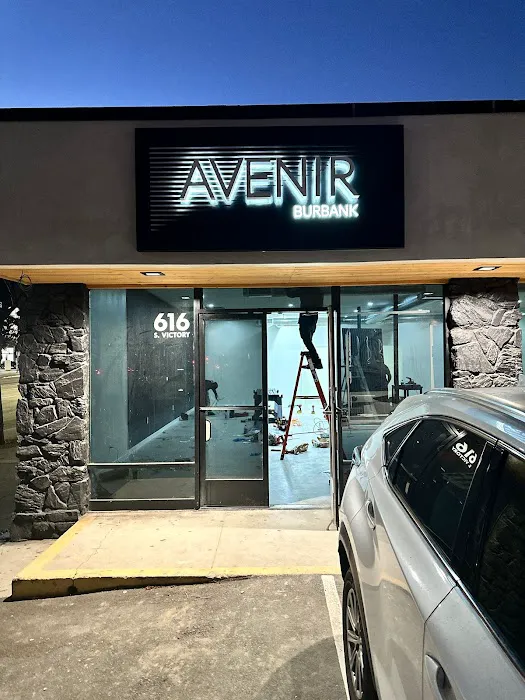 AVENIR-BURBANK Picture 3