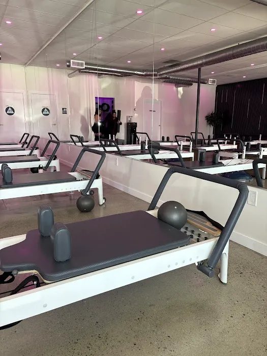 AVENIR-BURBANK Picture 4