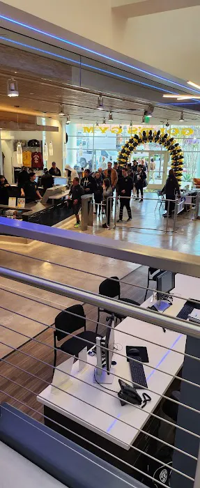 Gold's Gym Rancho Cucamonga Picture 9