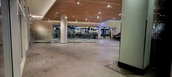 Gold's Gym Rancho Cucamonga Picture 10