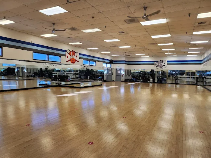 Crunch Fitness - North Riverside Picture 2