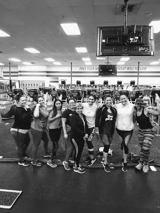 Crunch Fitness - North Riverside Picture 10