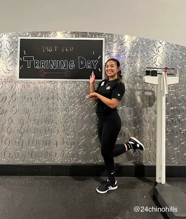 24 Hour Fitness Picture 8