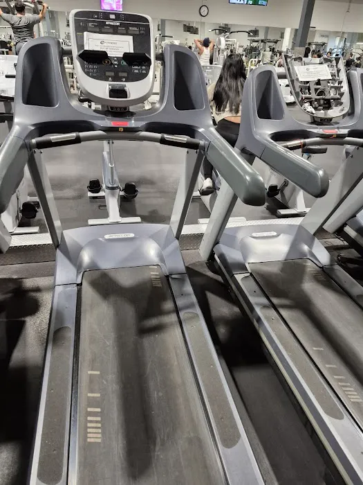 24 Hour Fitness Picture 6