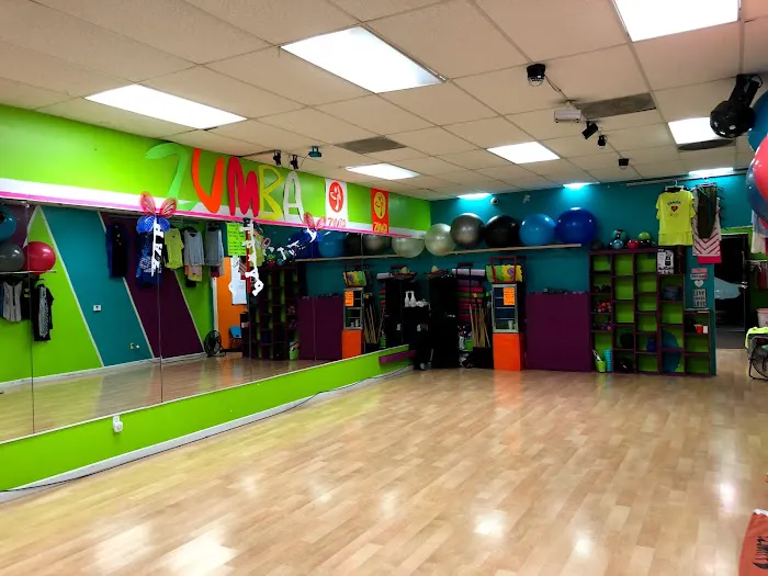 Laura's Zumba Lovers Studio & Nutrition Picture 5