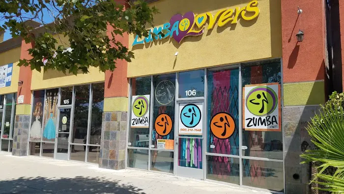 Laura's Zumba Lovers Studio & Nutrition Picture 4