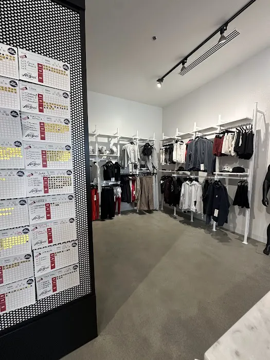 Barry's Studio City Picture 7