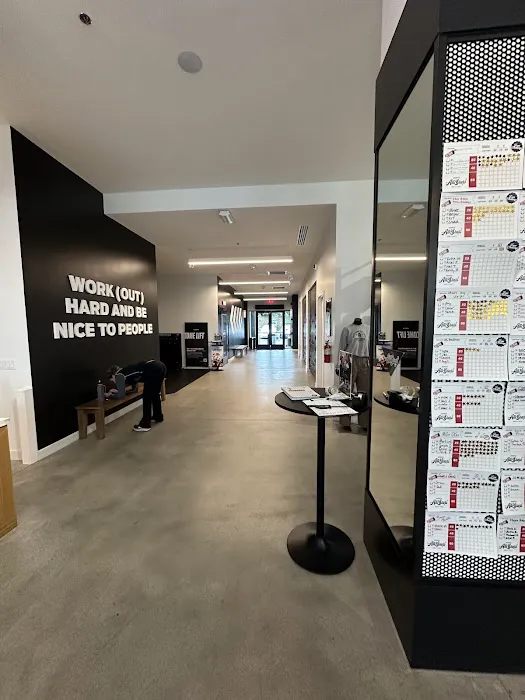 Barry's Studio City Picture 5