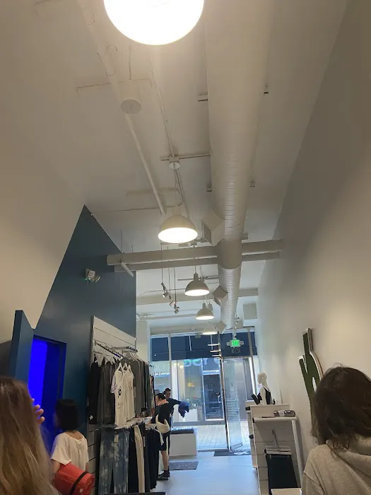 YogaSix Studio City Picture 6