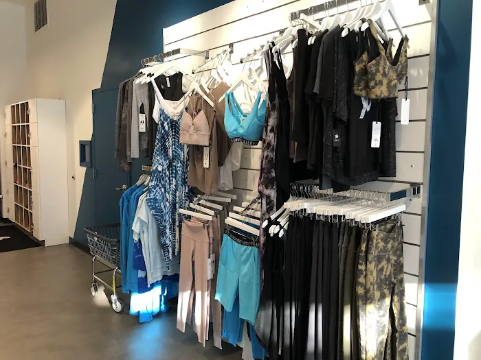 YogaSix Studio City Picture 3