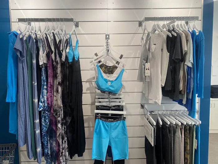 YogaSix Studio City Picture 4