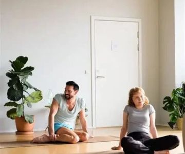 Beginner’s Guide to Yoga: Tips, Poses, and Practices for Starting Your Journey