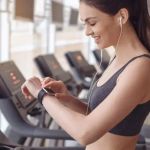 How to Use Smartwatch Training Plans to Stay Accountable During Fall Challenges