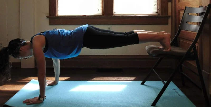 How to Use Minimal Equipment Full-Body Routines When You’re Traveling This Autumn