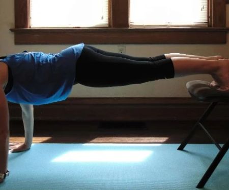 How to Use Minimal Equipment Full-Body Routines When You’re Traveling This Autumn