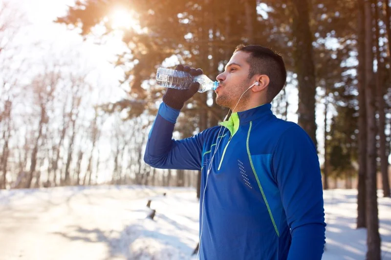 Best Practices for Hydration During Cold, Dry Fall Runs and Workouts