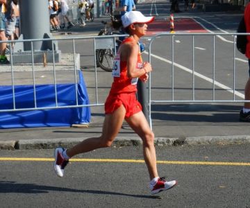 How to Program Tempo, Intervals, and Long Runs to Peak on Race Day This Season