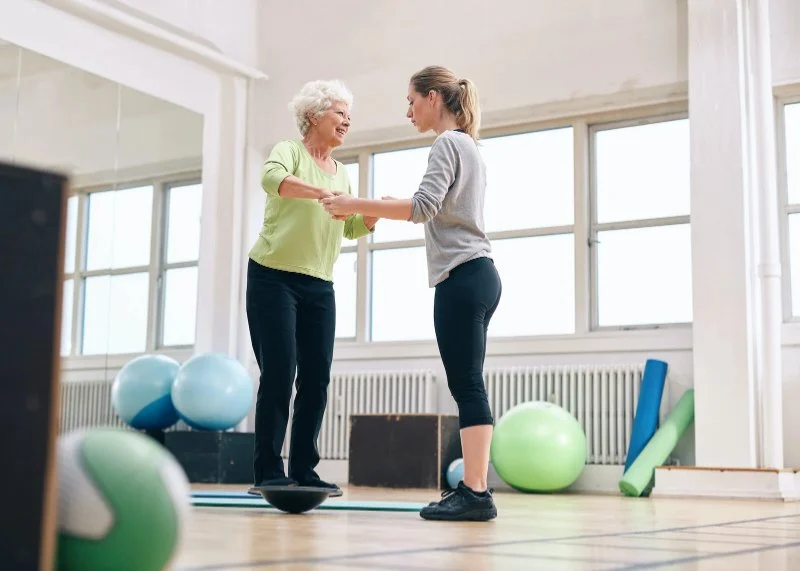 The Best Strength Exercises to Improve Balance and Reduce Fall Risk for Older Adults in Autumn