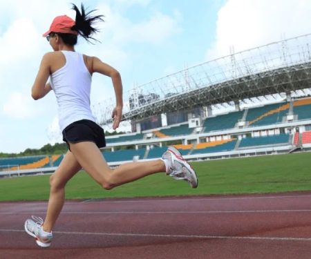 How to Use Tempo Runs and Strength Training to Build a Faster, More Resilient Runner This Autumn