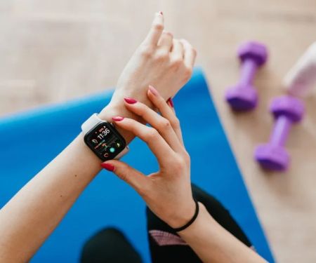 How to Use Smartwatch Sleep and HRV to Plan Your Most Productive Training Week This Season
