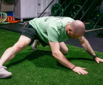 The Best Mobility Drills for Desk Workers to Reduce Pain and Improve Performance