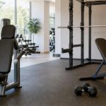 Weight Machines vs Free Weights: How to Choose at the Gym